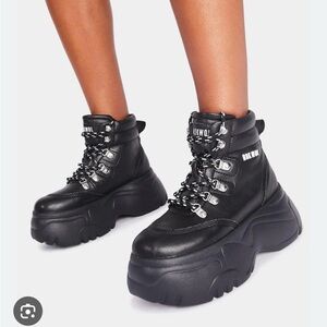 ISO  NOKWOL Black Scared Platform Sneakers Black Lace-Up Boots